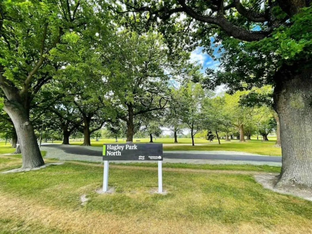 Modern 2 Bedroom By Hagley Park Christchurch 0*,